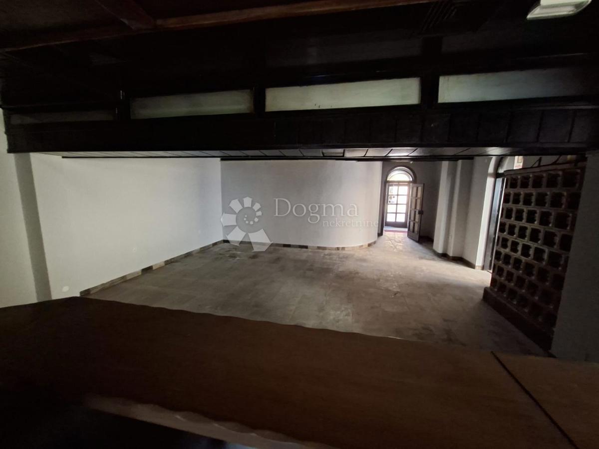 Poslovni prostor Centar, Sisak, 133m2