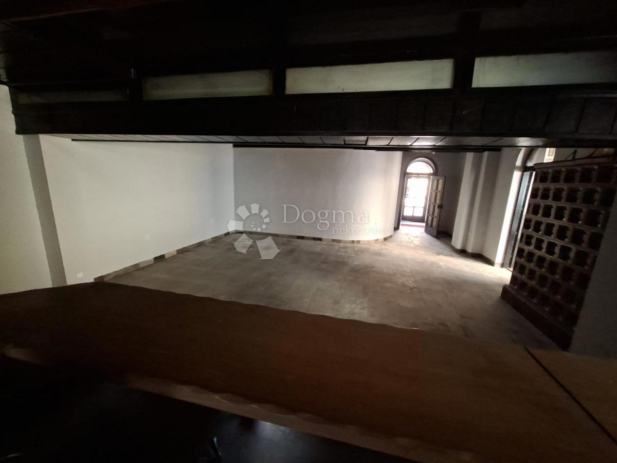 Poslovni prostor Centar, Sisak, 133m2