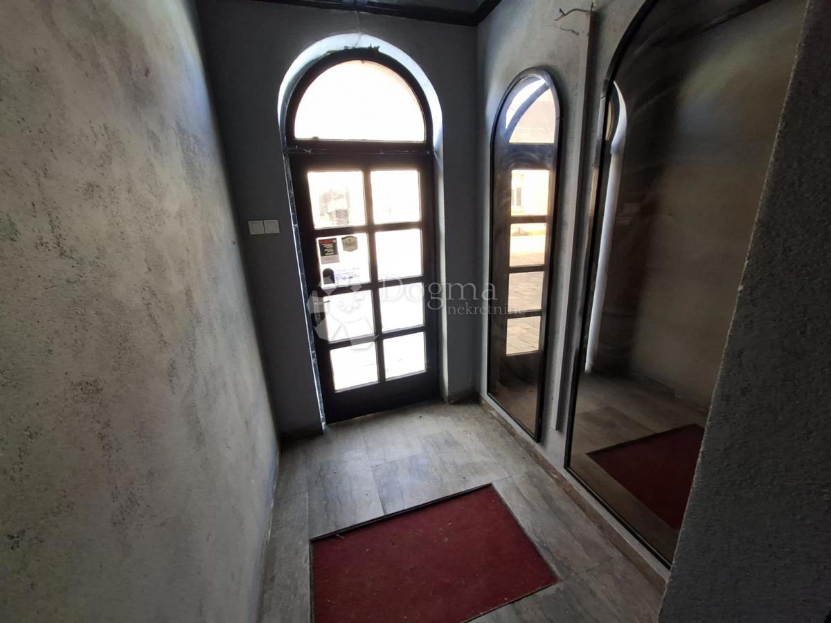 Poslovni prostor Centar, Sisak, 133m2