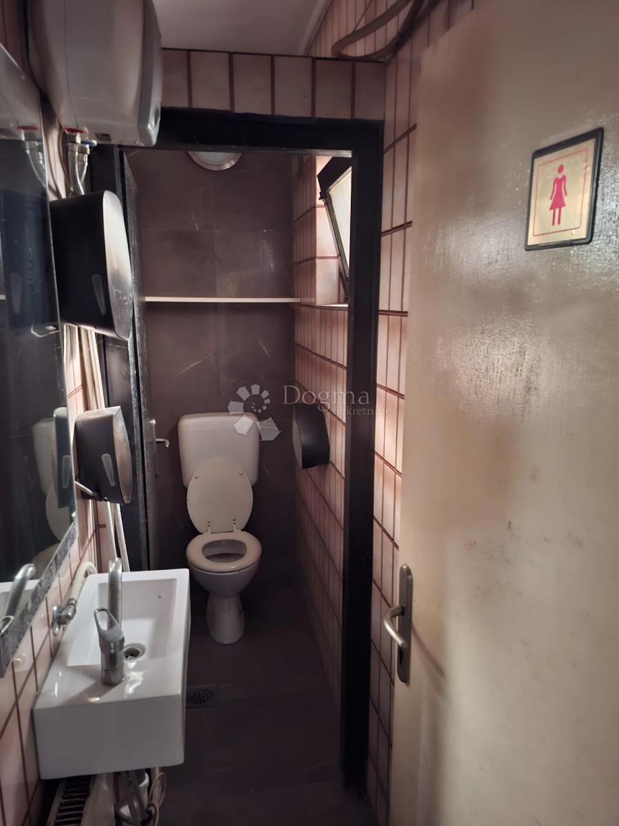 Poslovni prostor Centar, Sisak, 133m2