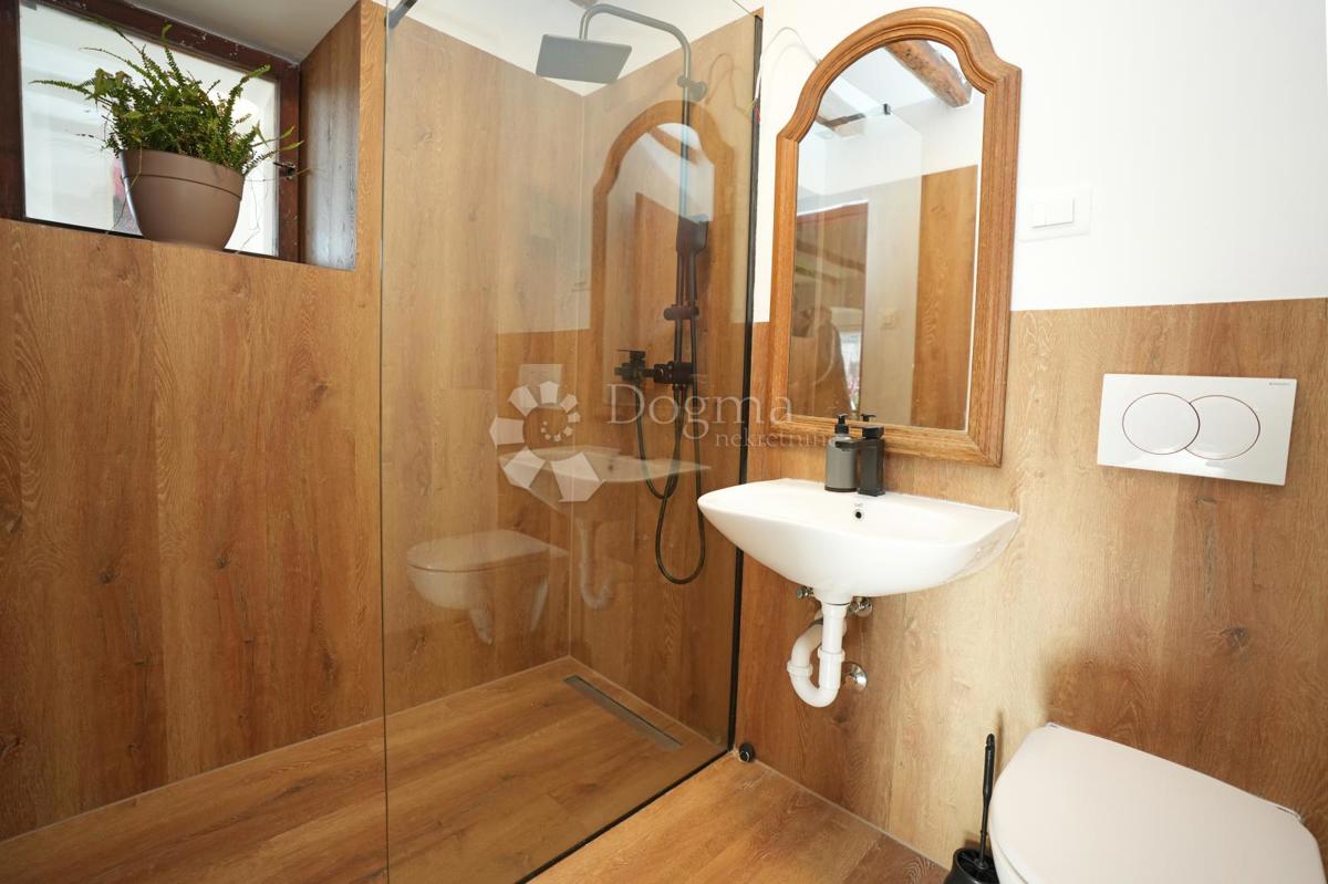 Družinska hiša v naravi