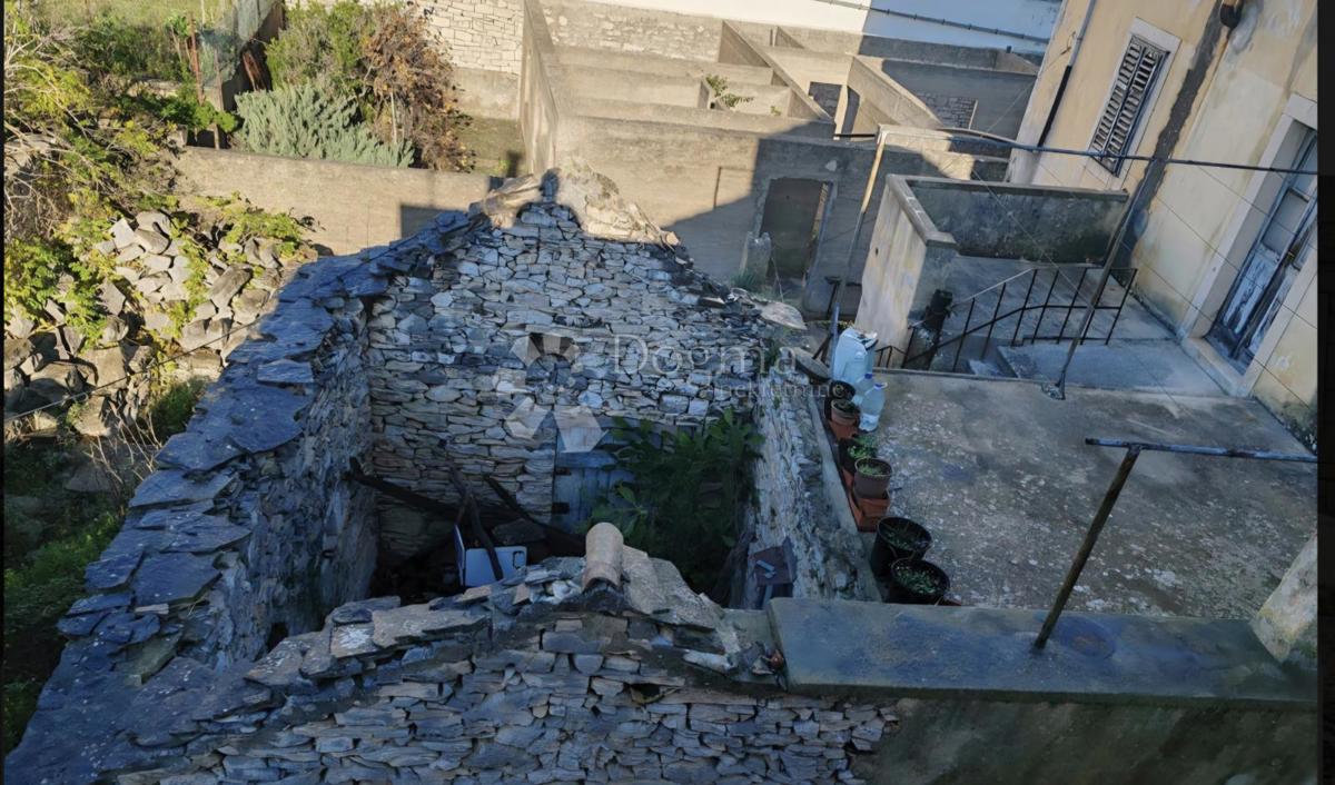 Hiša Vela Luka, 324m2