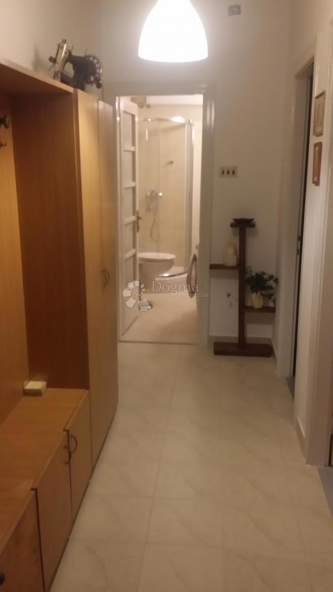 Hiša Kaštel Štafilić, Kaštela, 210m2