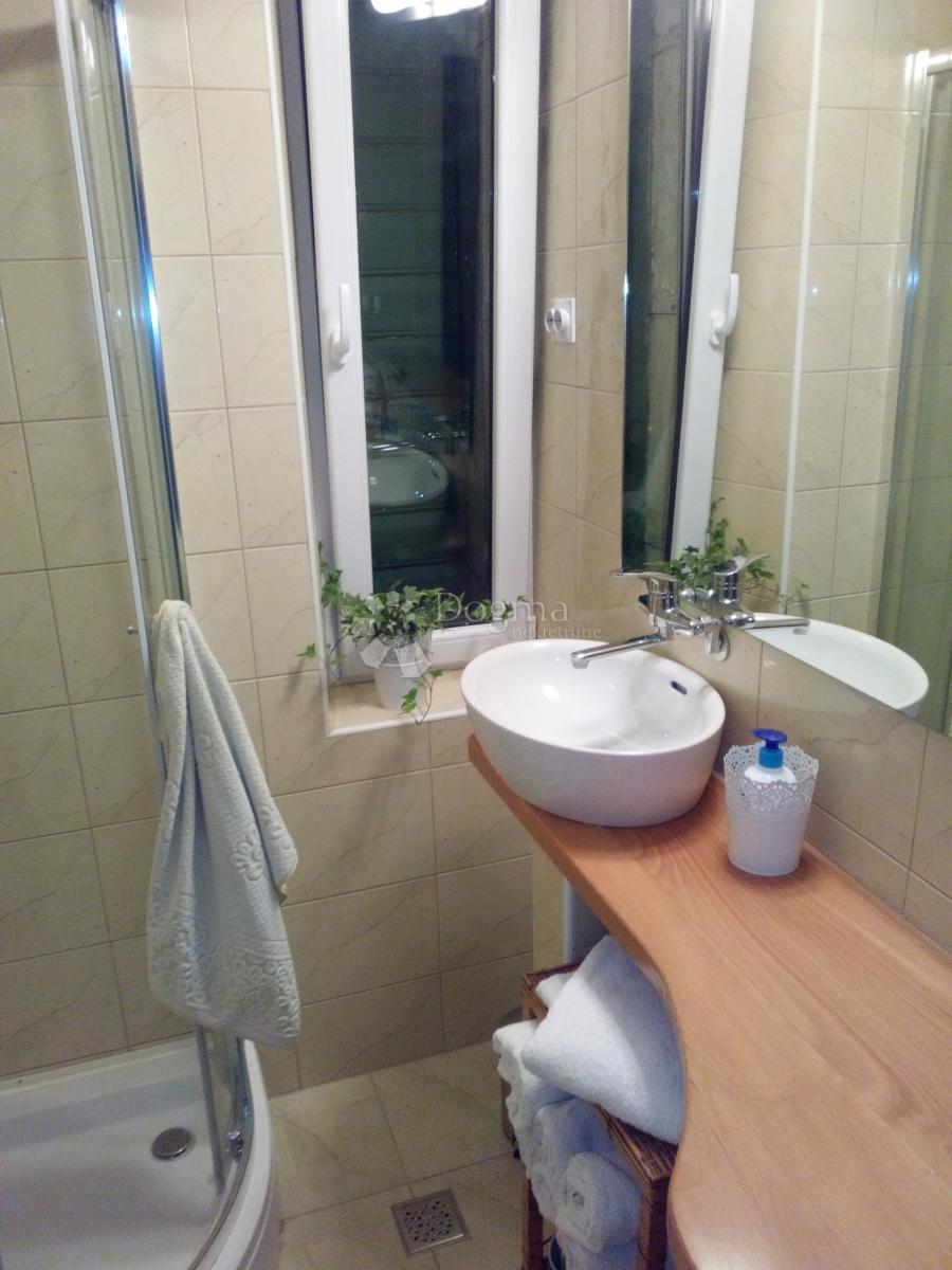 Hiša Kaštel Štafilić, Kaštela, 210m2