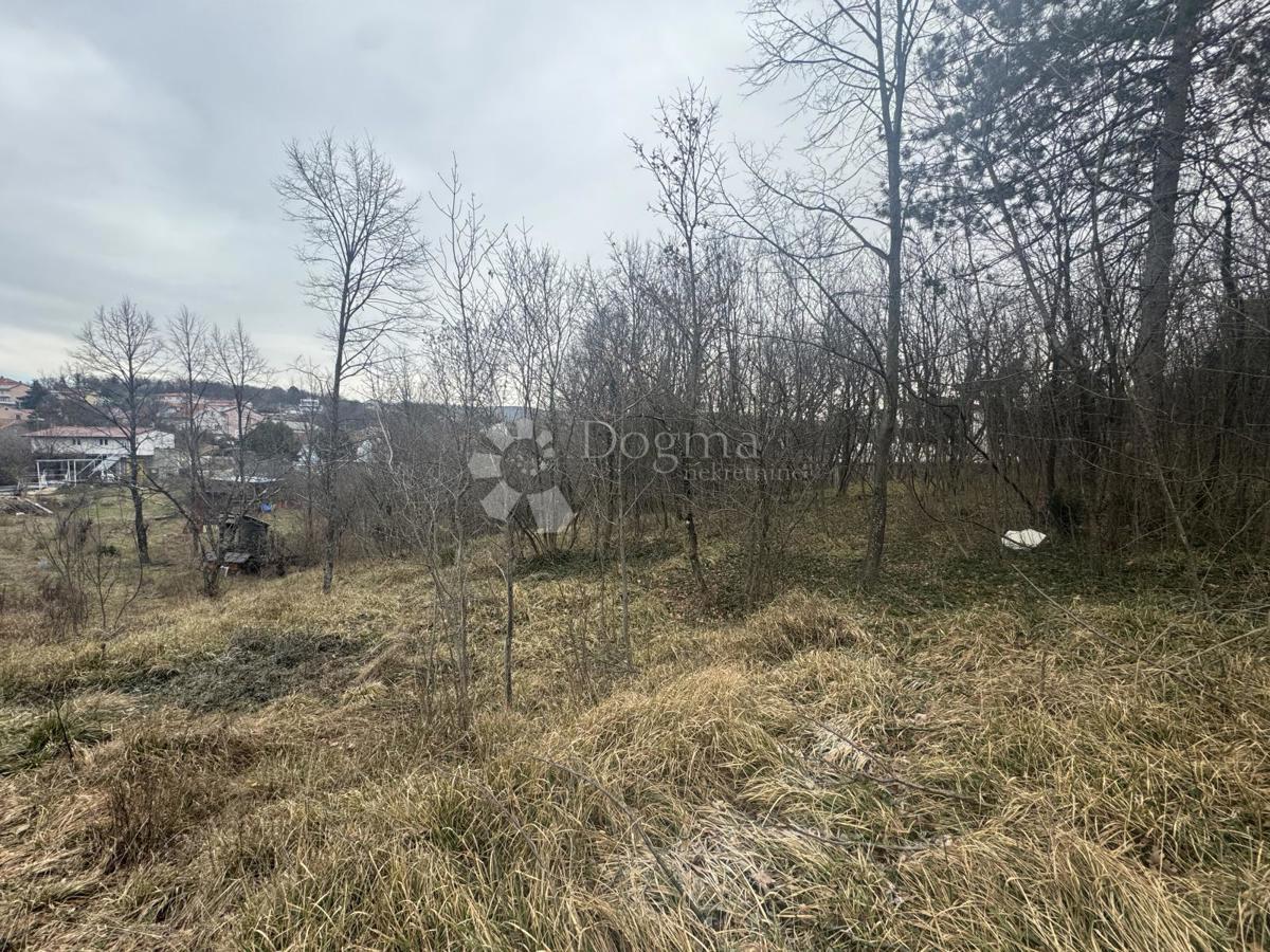 Zazidljivo zemljišče Drenova, Rijeka, 2.471m2