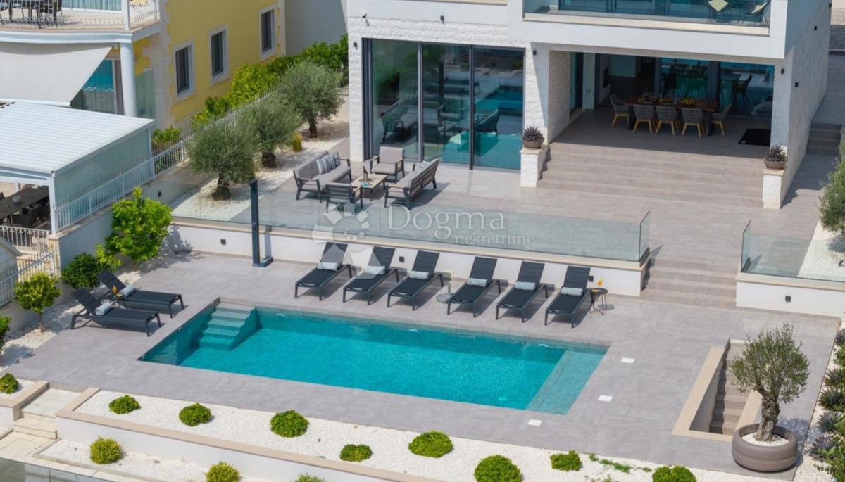 Hiša Seget Donji, Seget, 385m2