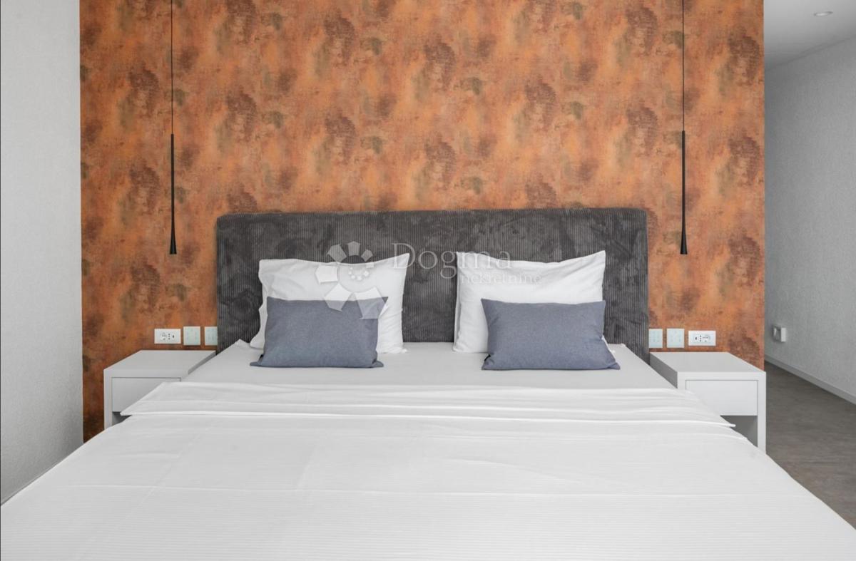 Hiša Seget Donji, Seget, 385m2