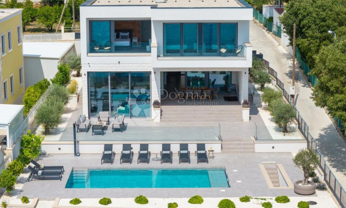 Hiša Seget Donji, Seget, 385m2