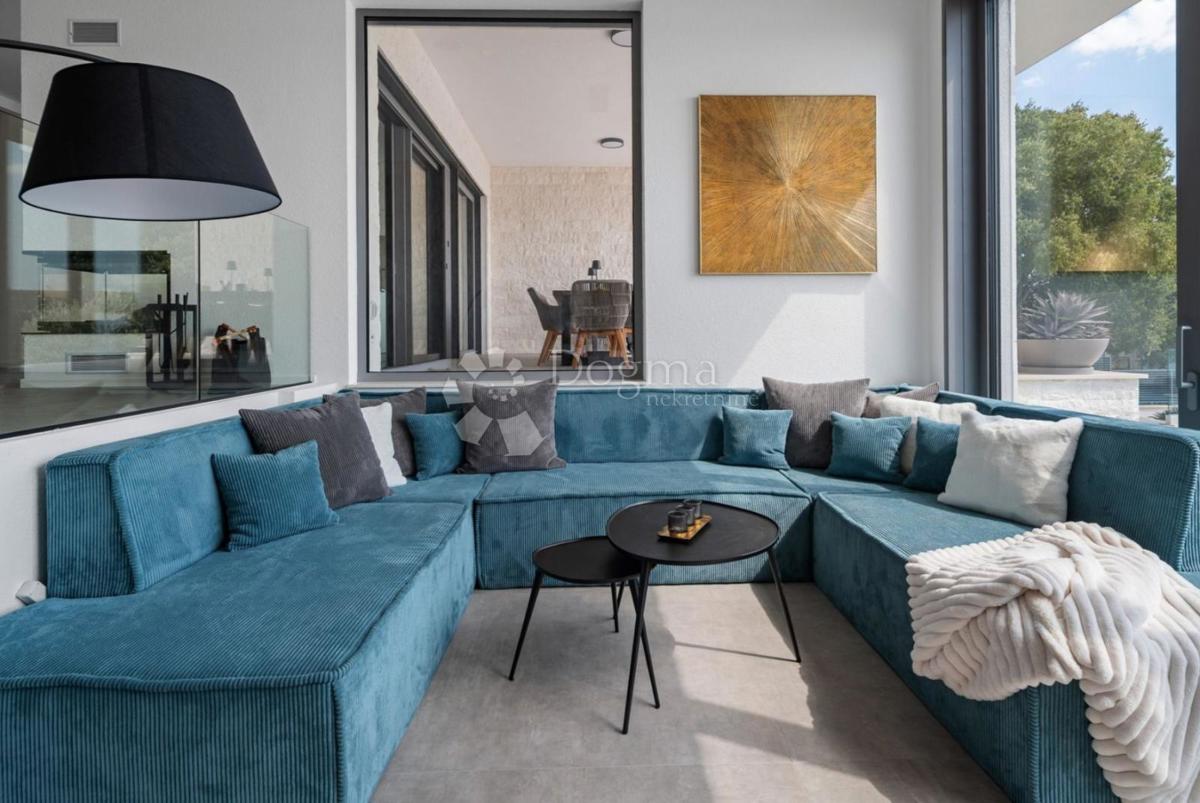 Hiša Seget Donji, Seget, 385m2