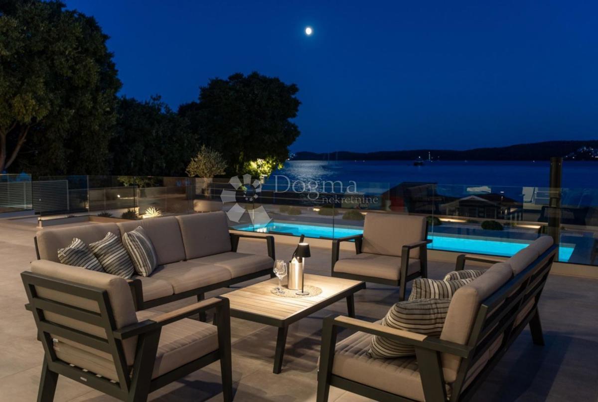 Hiša Seget Donji, Seget, 385m2