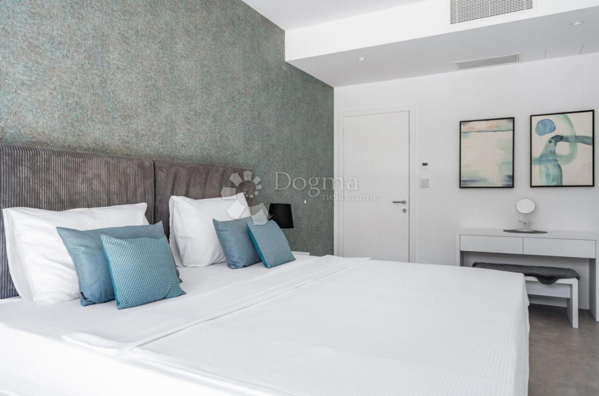 Hiša Seget Donji, Seget, 385m2