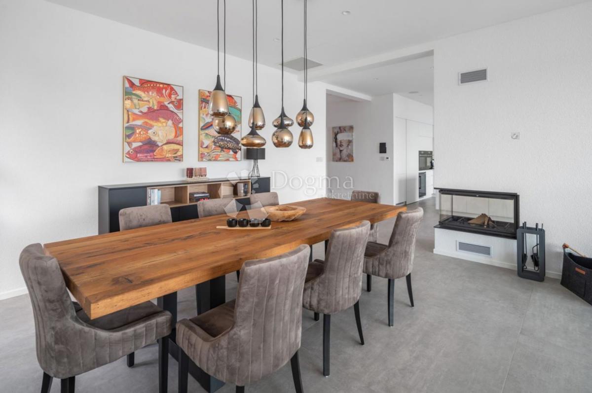 Hiša Seget Donji, Seget, 385m2