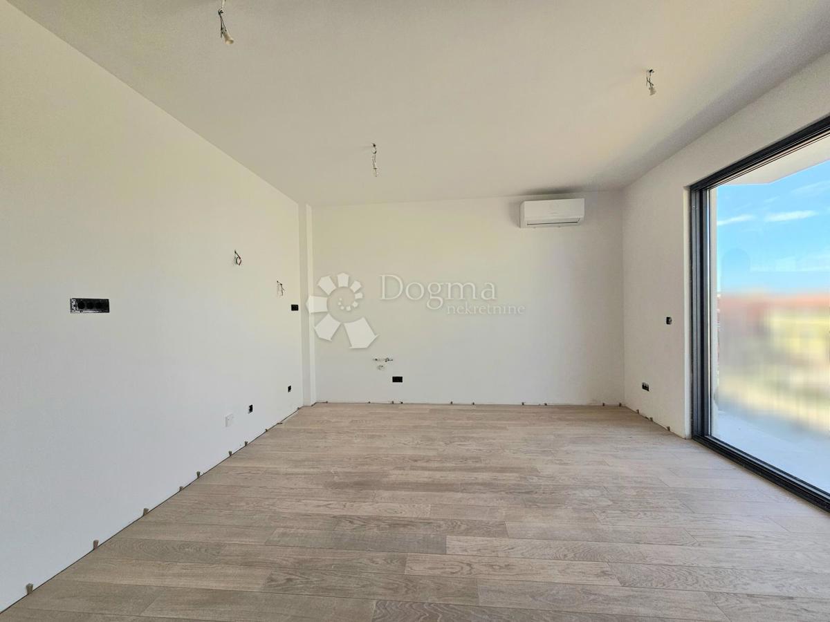 PRILOŽNOST!! Novogradnja, DVIGALO, parkirišče, shramba