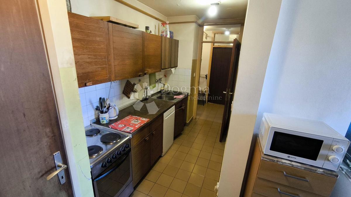 Stanovanje Centar, Pula, 88,32m2