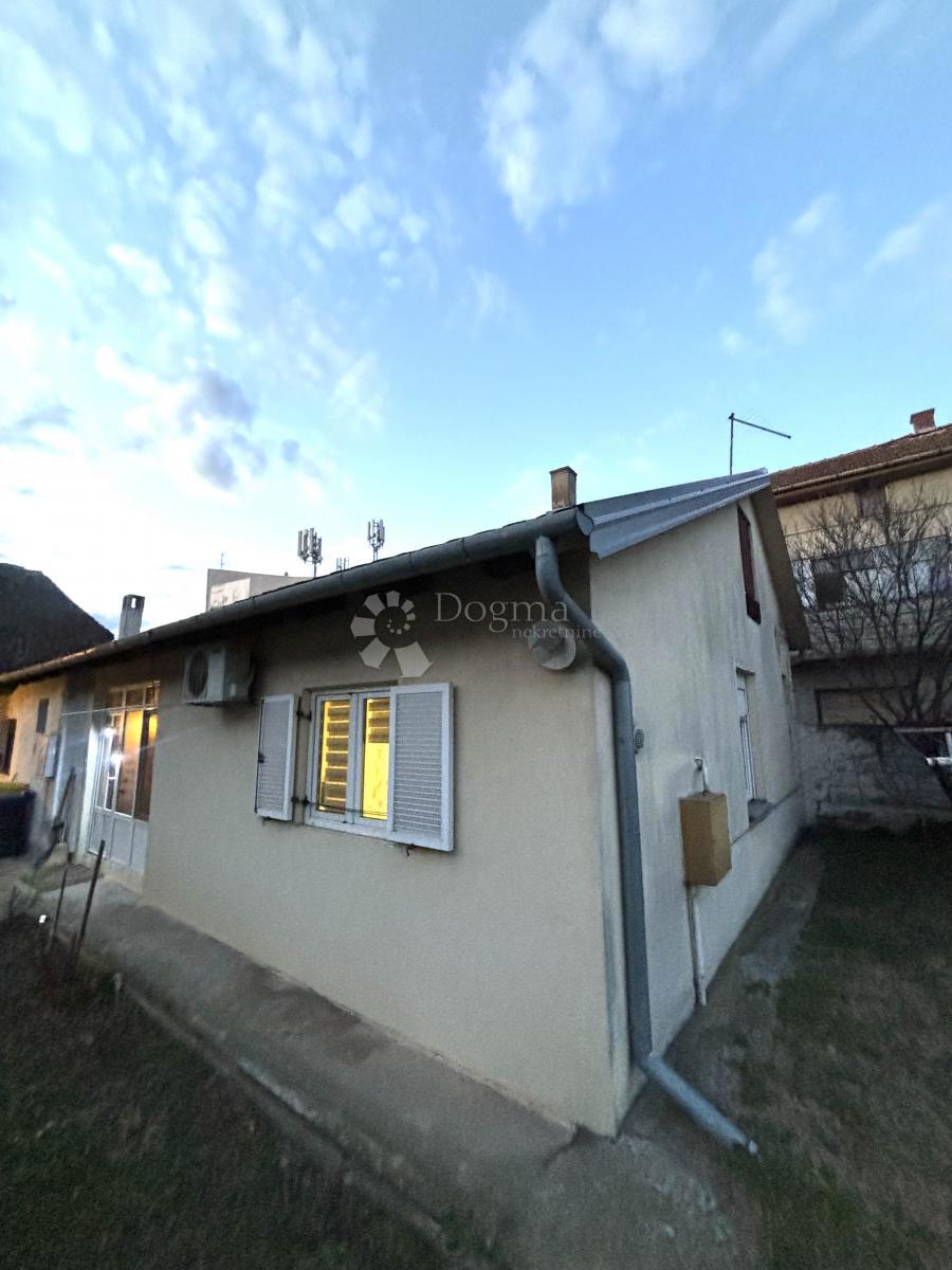 Stanovanje Centar, Vinkovci, 64m2