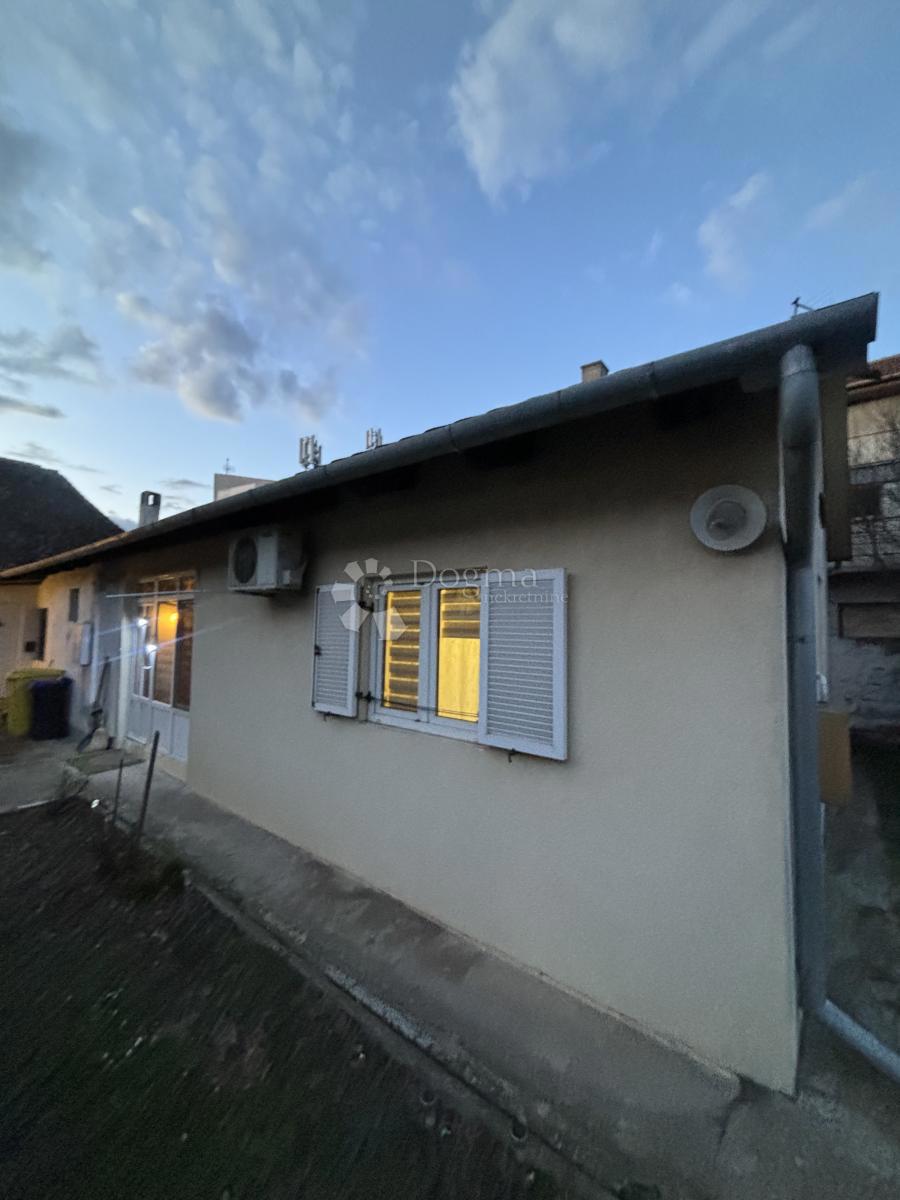 Stanovanje Centar, Vinkovci, 64m2