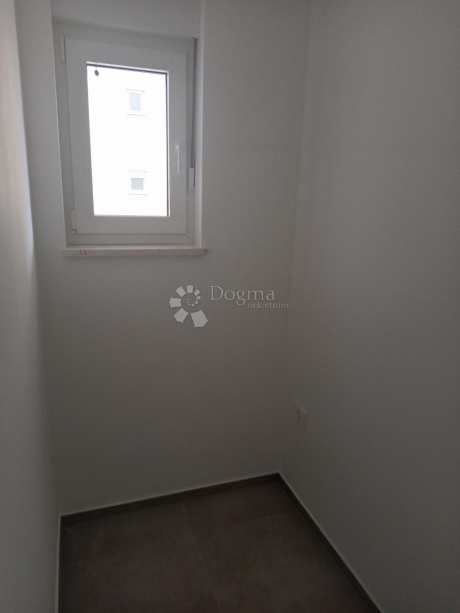 Stanovanje Centar, Pula, 54m2