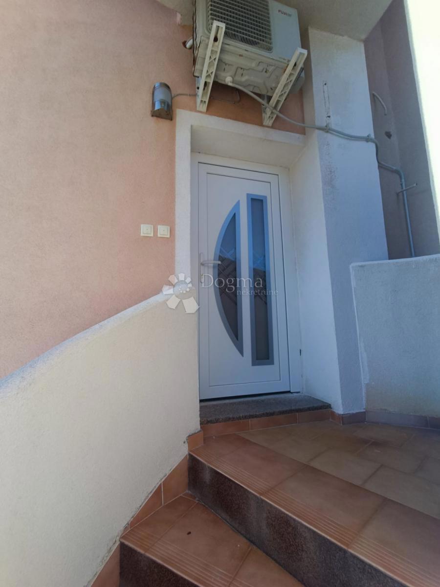 Apartma 46 m² z balkonom in teraso – Palit, Rab