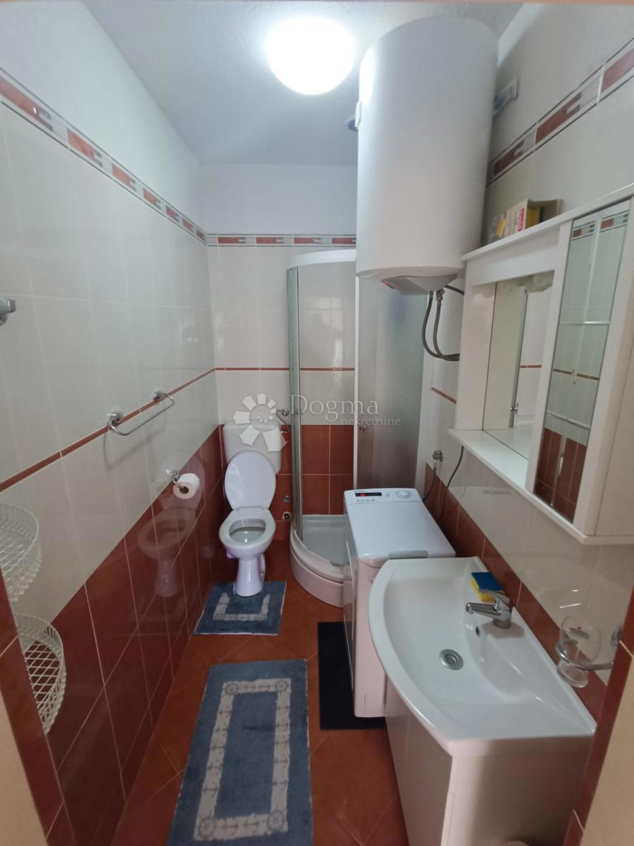 Apartma 46 m² z balkonom in teraso – Palit, Rab