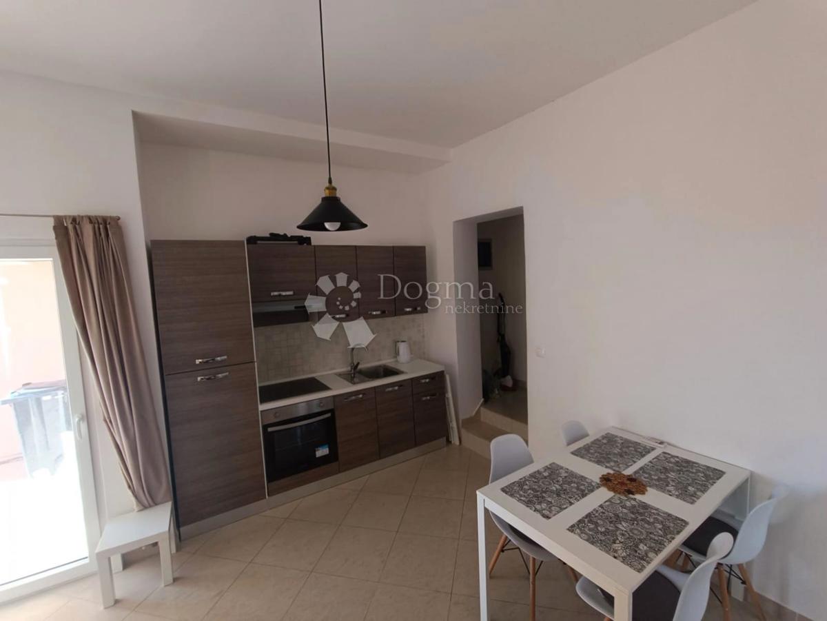 Apartma 46 m² z balkonom in teraso – Palit, Rab