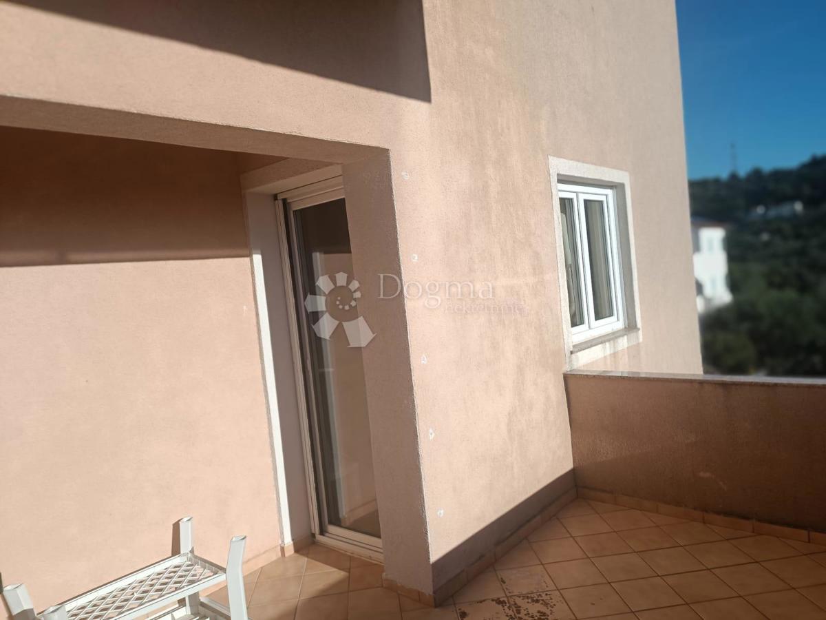 Apartma 46 m² z balkonom in teraso – Palit, Rab