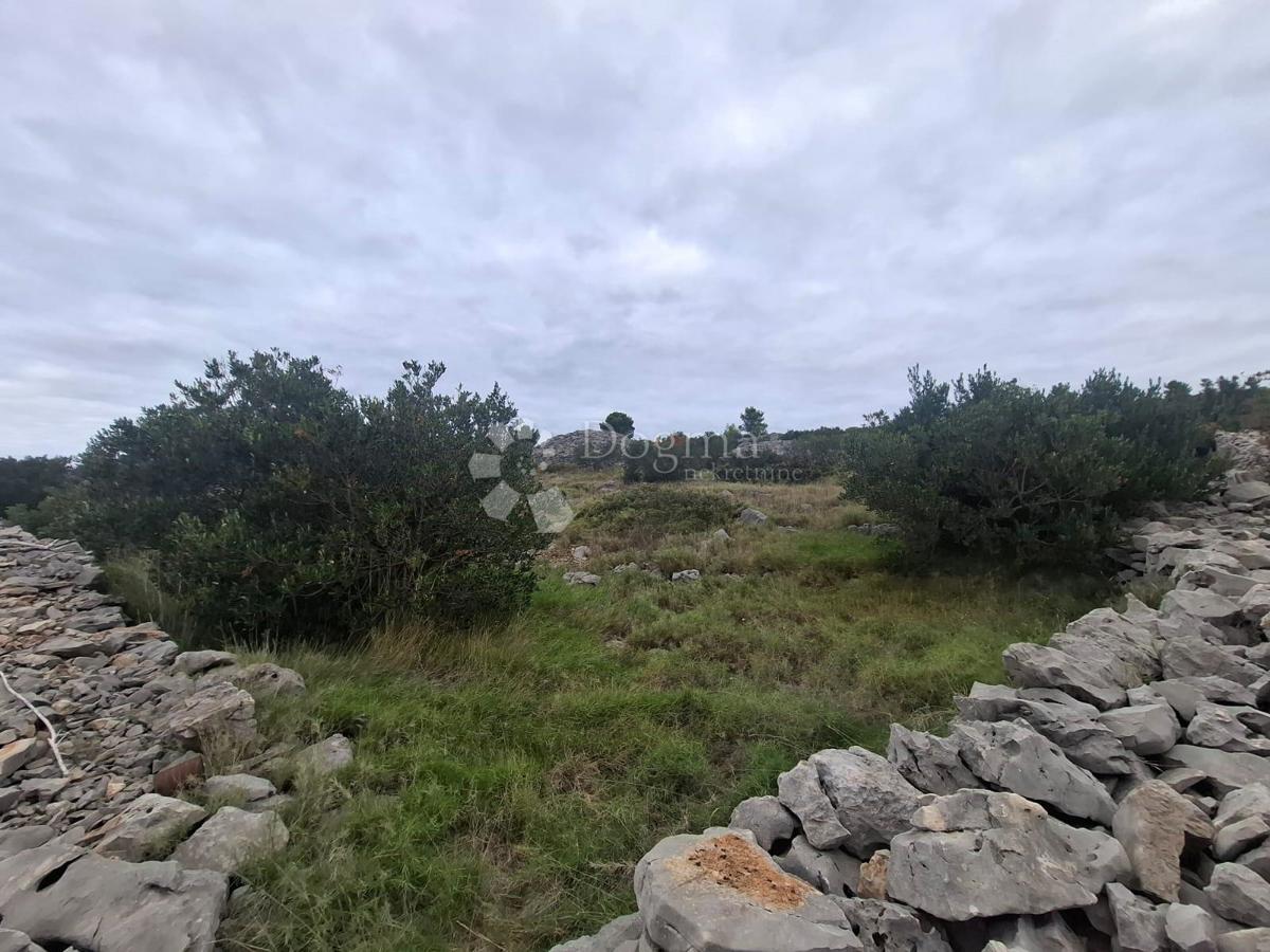 Kmetijsko zemljišče Bobovišća, Milna, 8.463m2