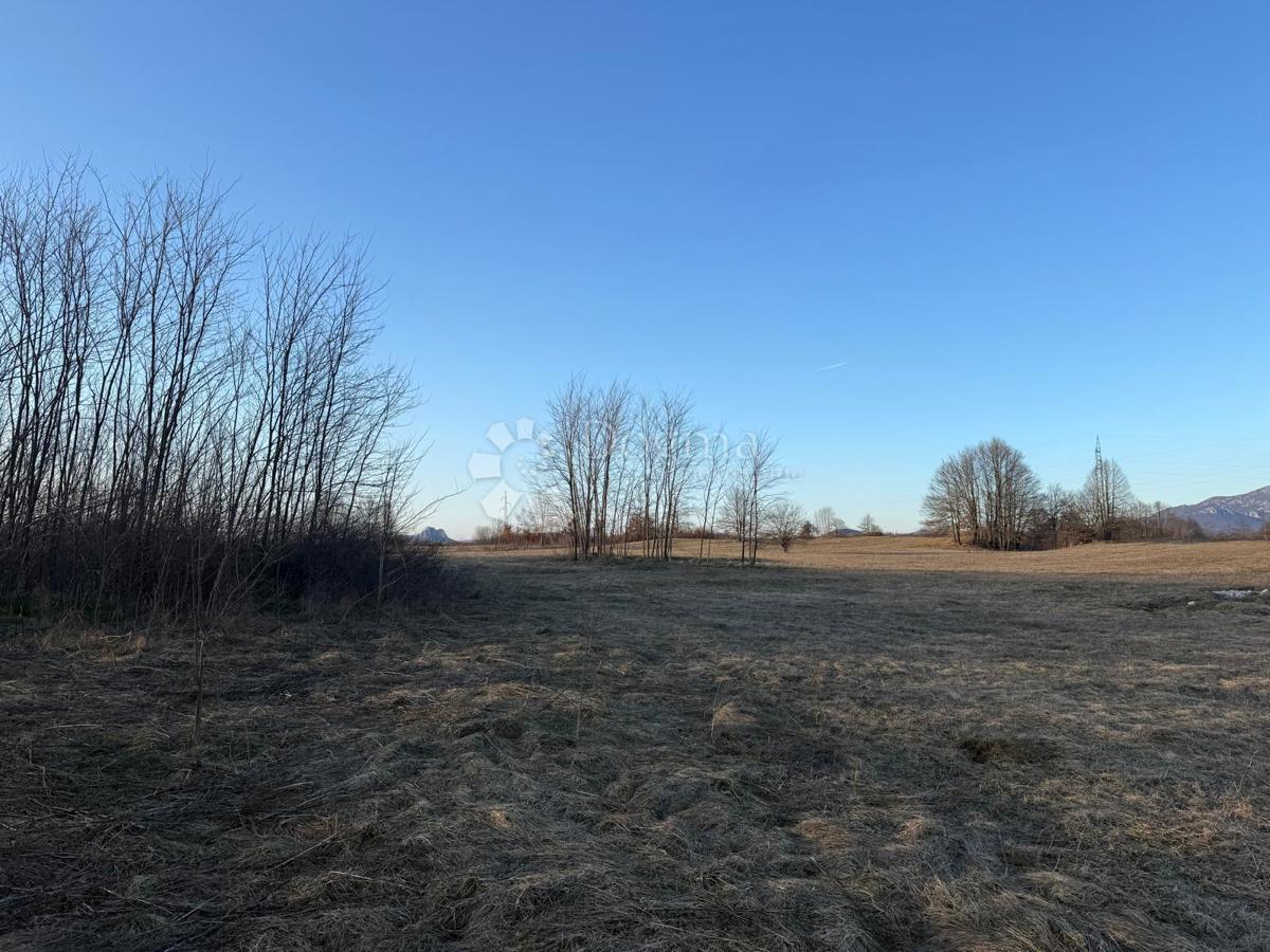 Zazidljivo zemljišče Lovinac, 5.280m2