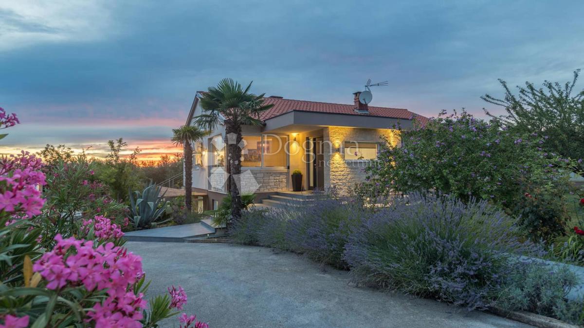 Hiša Kaštelir, Kaštelir-Labinci, 150m2