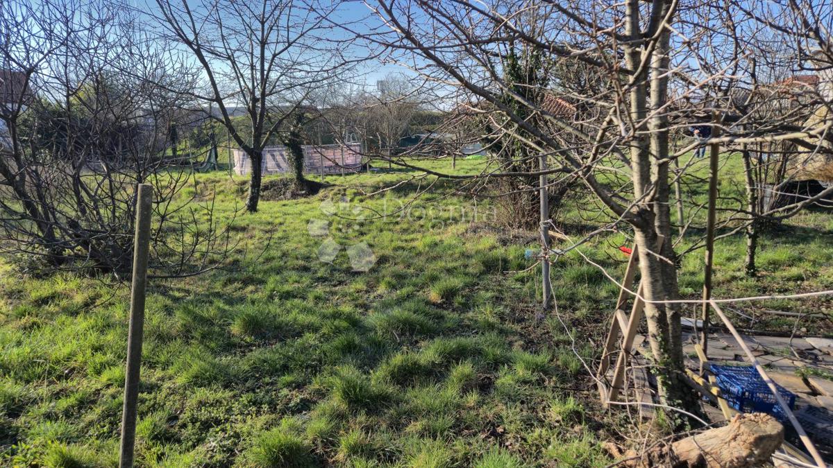 Zazidljivo zemljišče Marinići, Viškovo, 1.700m2
