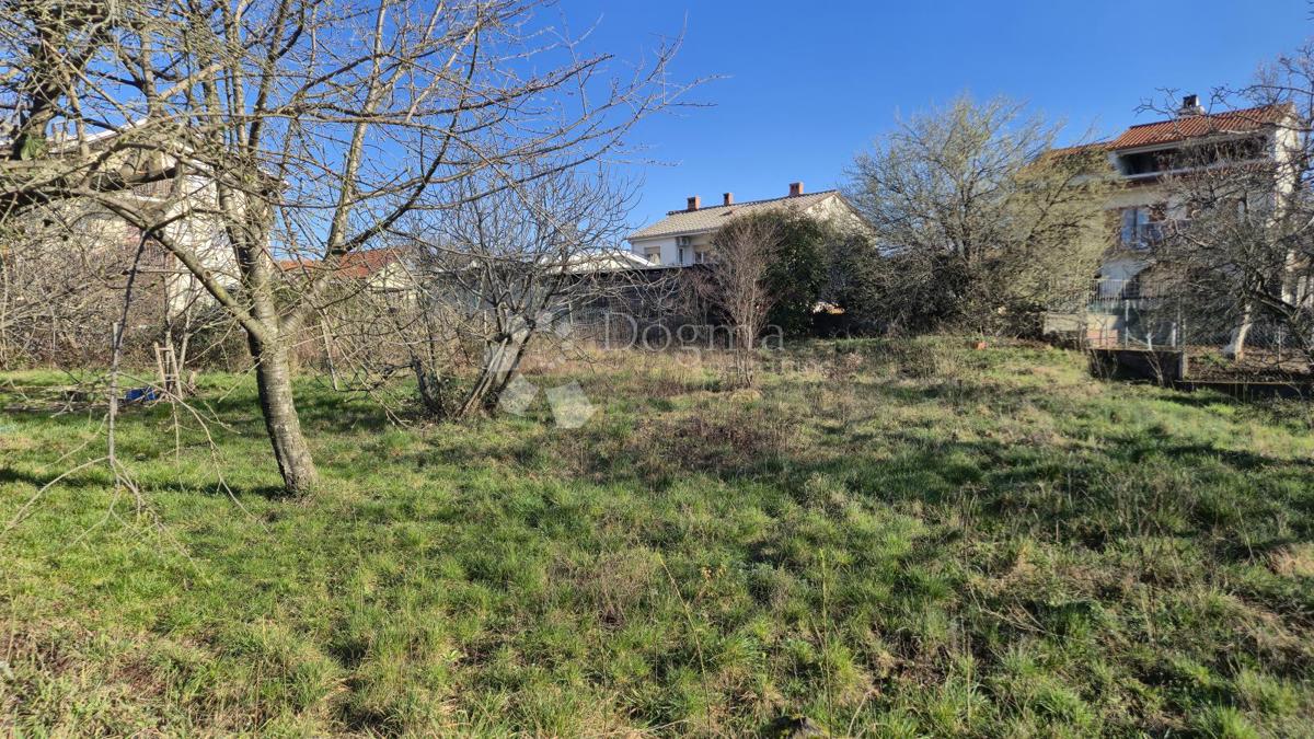 Zazidljivo zemljišče Marinići, Viškovo, 1.700m2