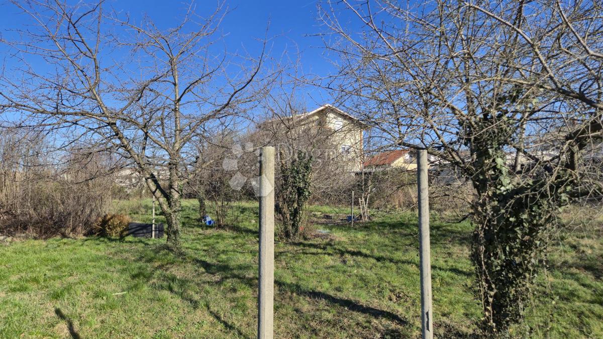 Zazidljivo zemljišče Marinići, Viškovo, 1.700m2