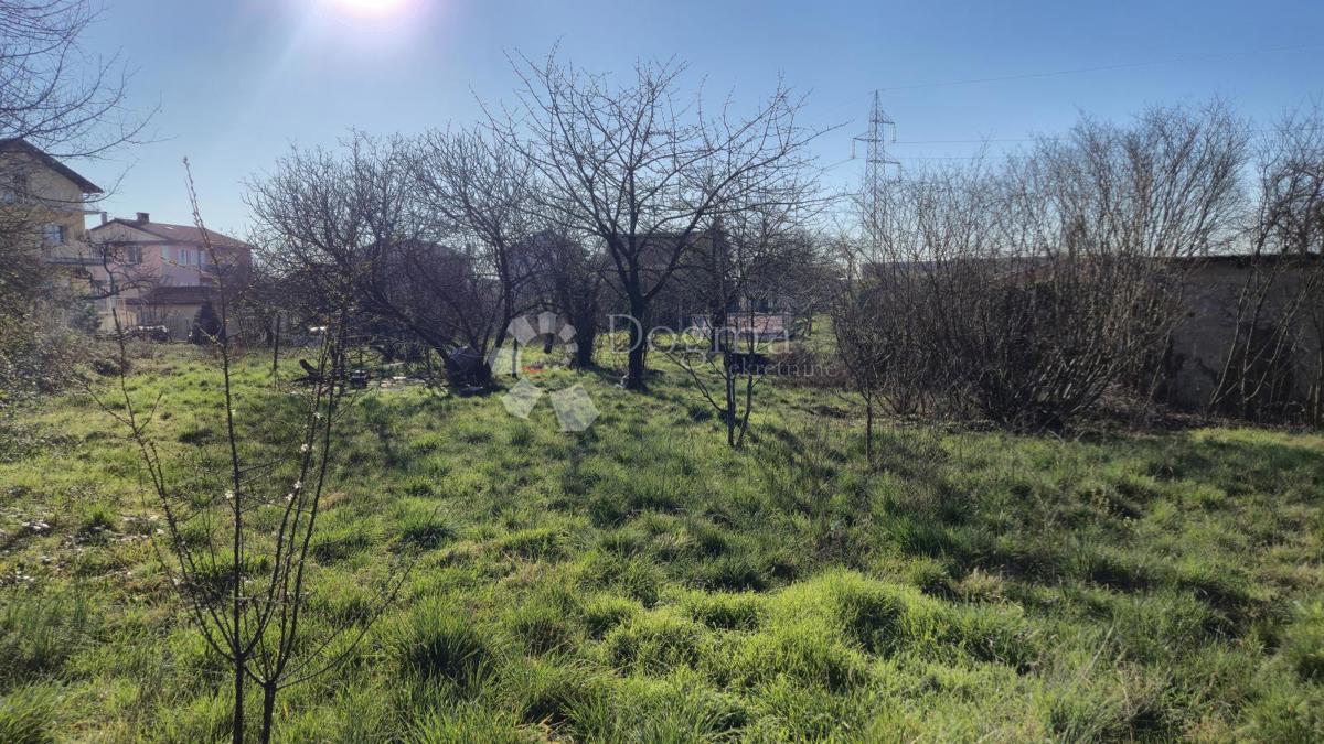 Zazidljivo zemljišče Marinići, Viškovo, 1.700m2