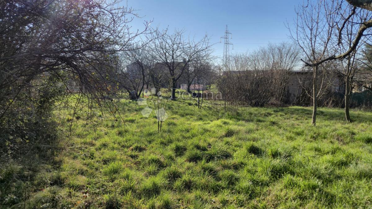 Zazidljivo zemljišče Marinići, Viškovo, 1.700m2