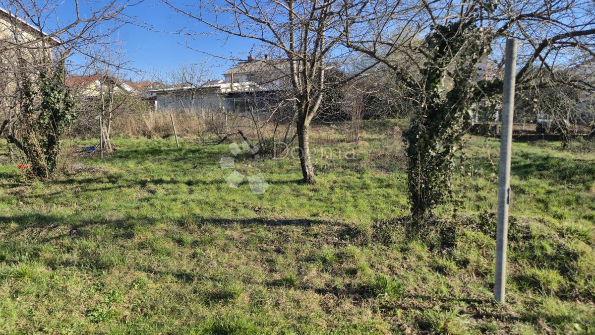 Zazidljivo zemljišče Marinići, Viškovo, 1.700m2