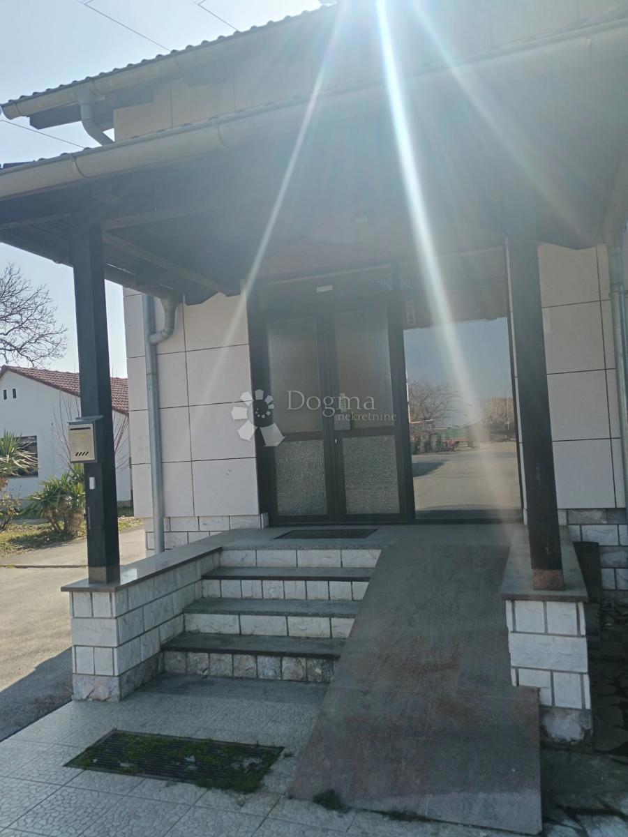 Hiša Bajer, Virovitica, 312m2