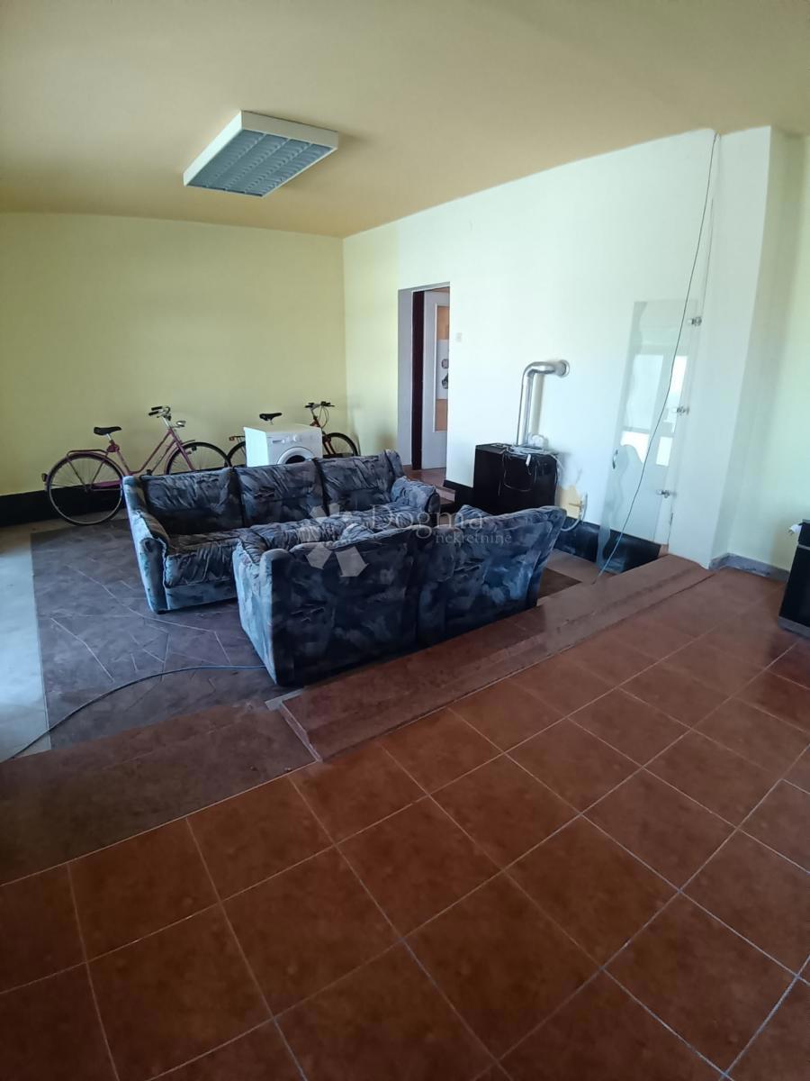 Hiša Bajer, Virovitica, 312m2