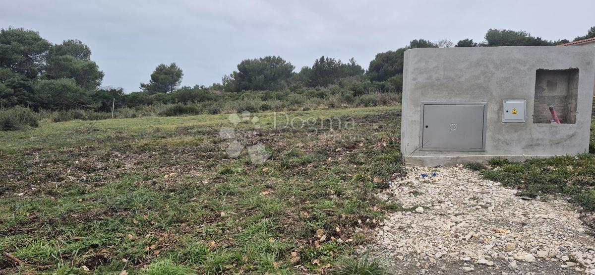 Zazidljivo zemljišče Monteserpo - Komunal, Pula, 700m2