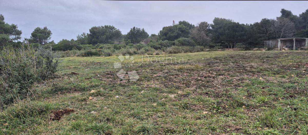 Zazidljivo zemljišče Monteserpo - Komunal, Pula, 700m2