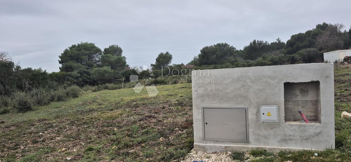 Zazidljivo zemljišče Monteserpo - Komunal, Pula, 700m2