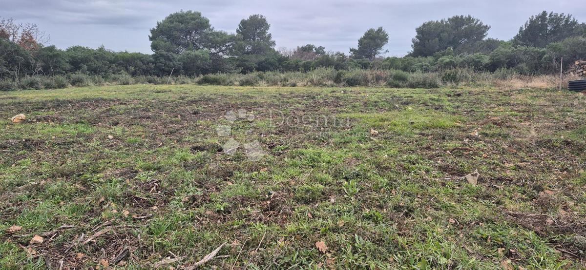 Zazidljivo zemljišče Monteserpo - Komunal, Pula, 700m2