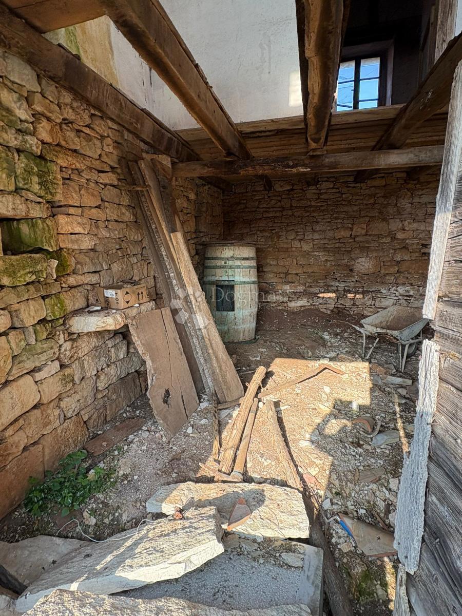 Hiša Muntrilj, Tinjan, 40m2