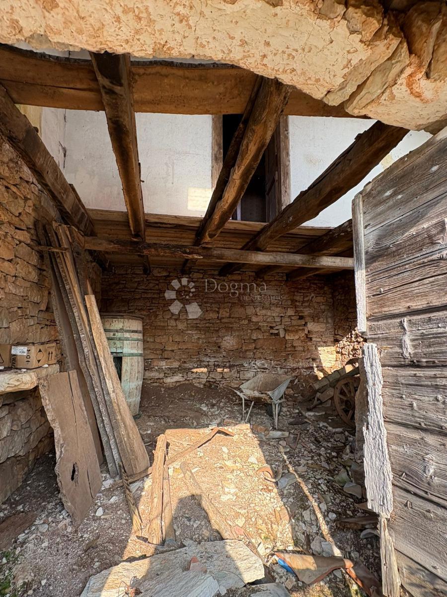 Hiša Muntrilj, Tinjan, 40m2