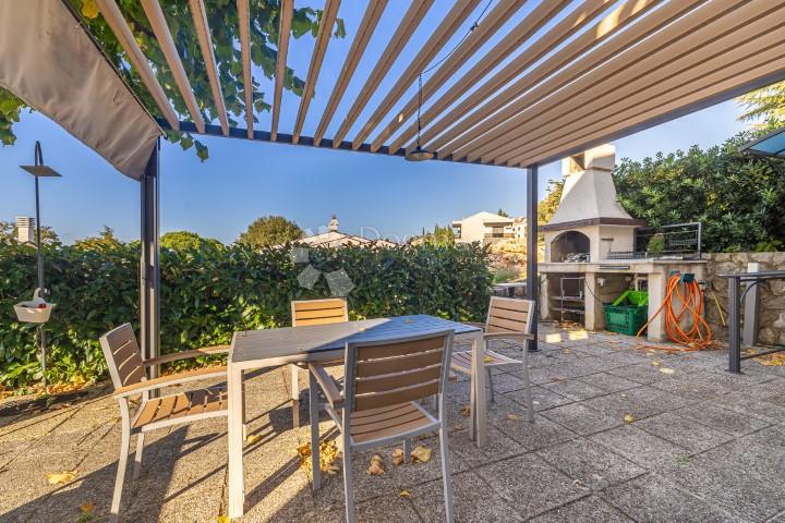 Hiša Njivice, Omišalj, 270m2