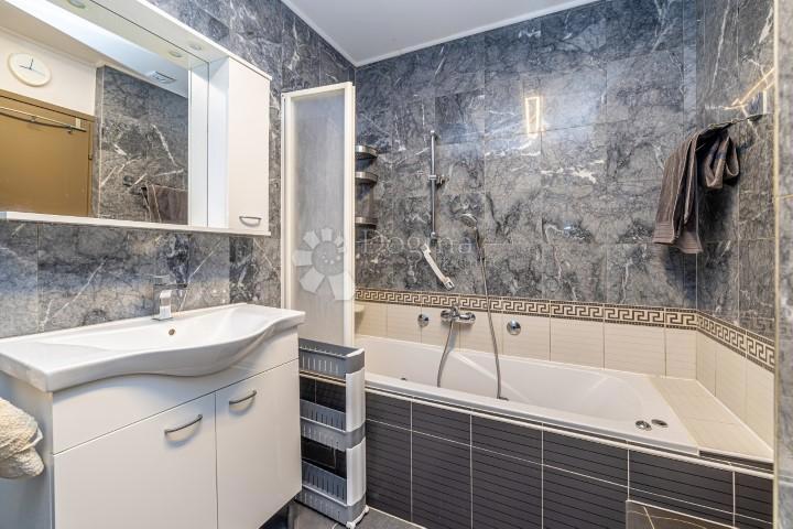 Hiša Njivice, Omišalj, 270m2