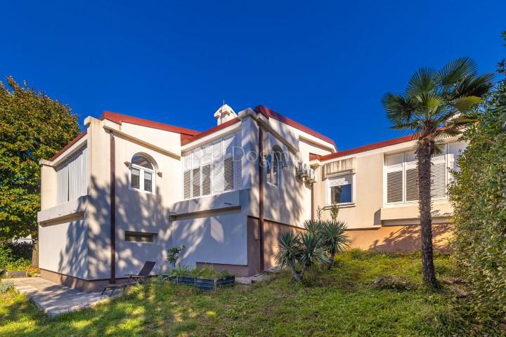 Hiša Njivice, Omišalj, 270m2