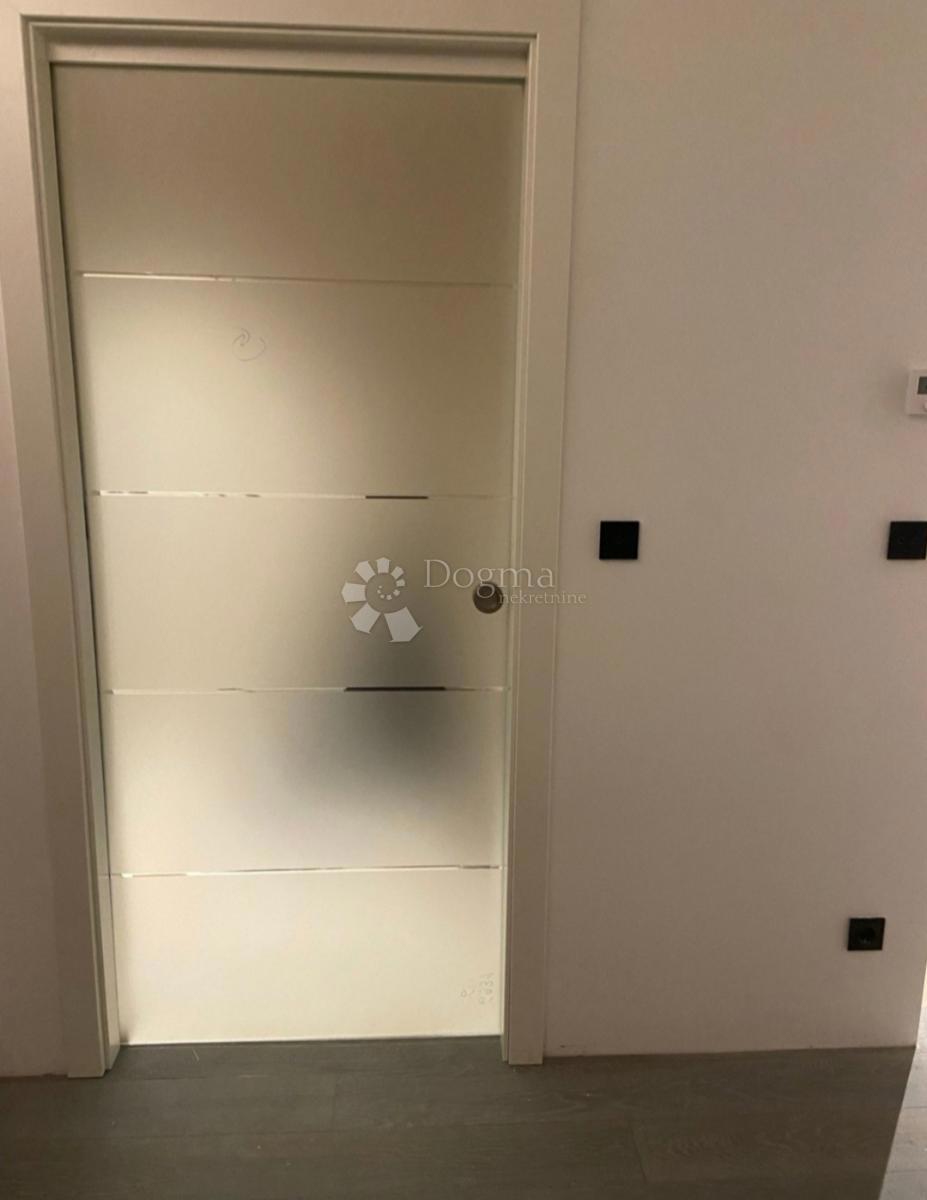 Stanovanje Krk, 254,70m2