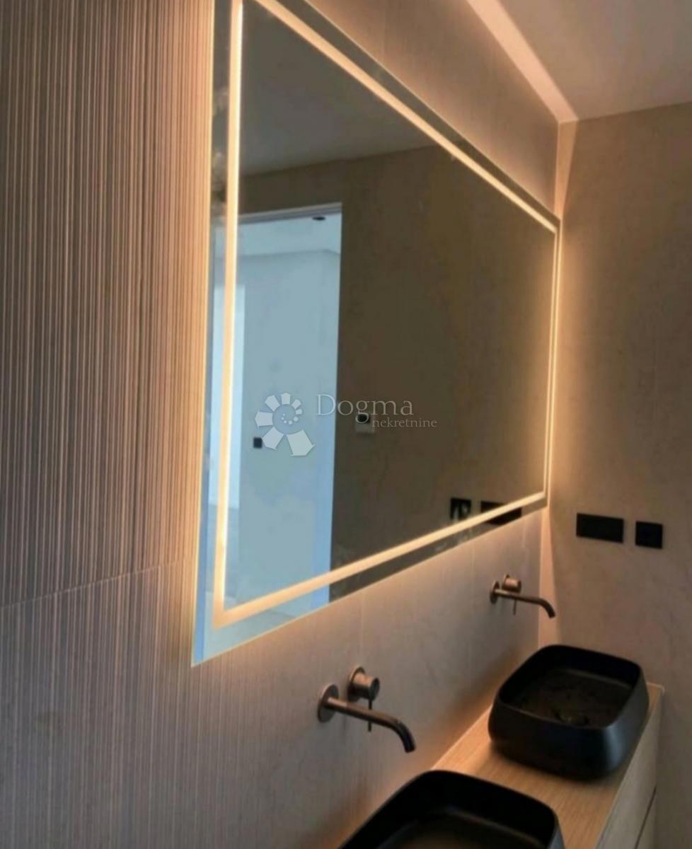 Stanovanje Krk, 254,70m2