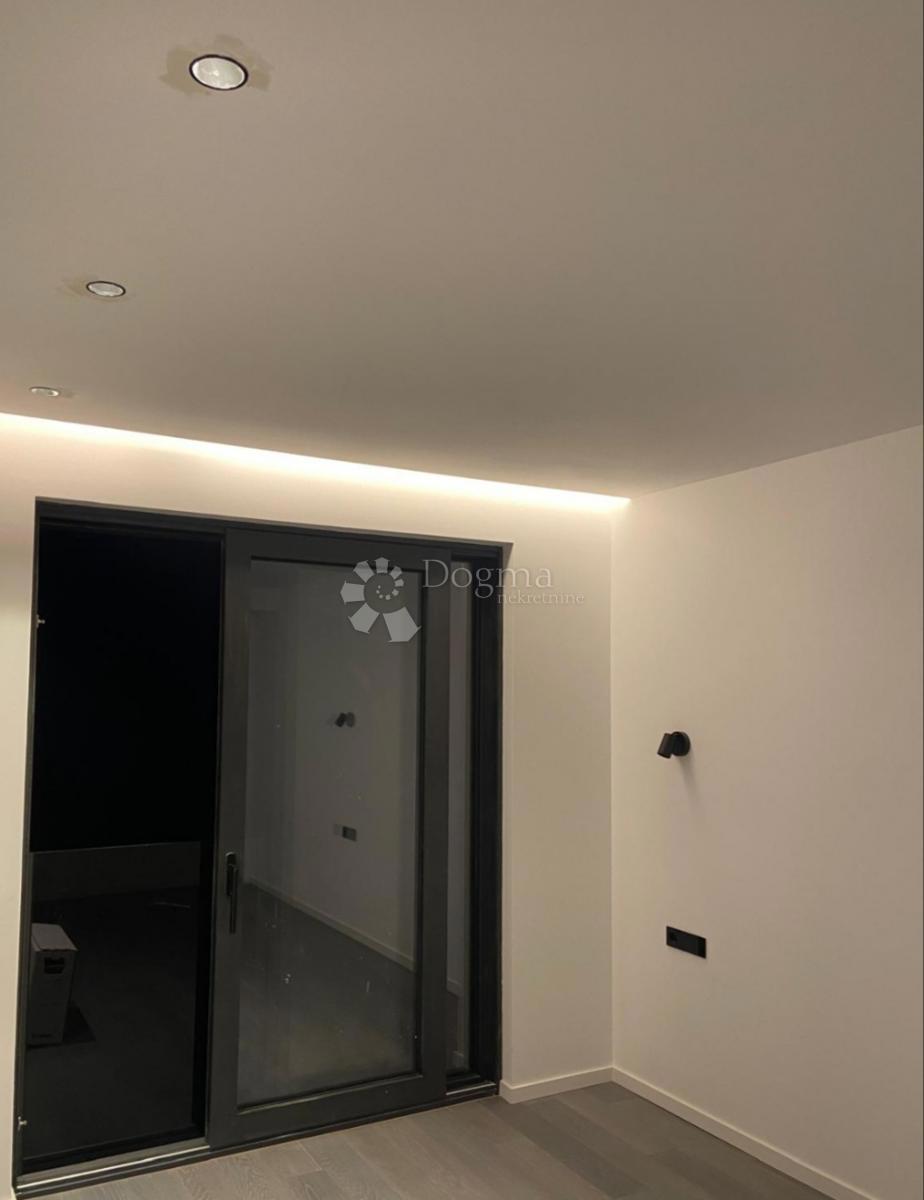 Stanovanje Krk, 254,70m2