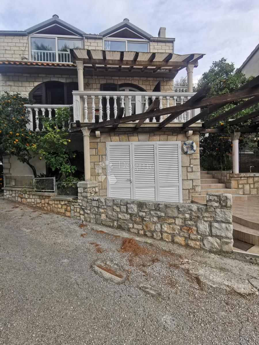 Hiša Korčula, 360m2