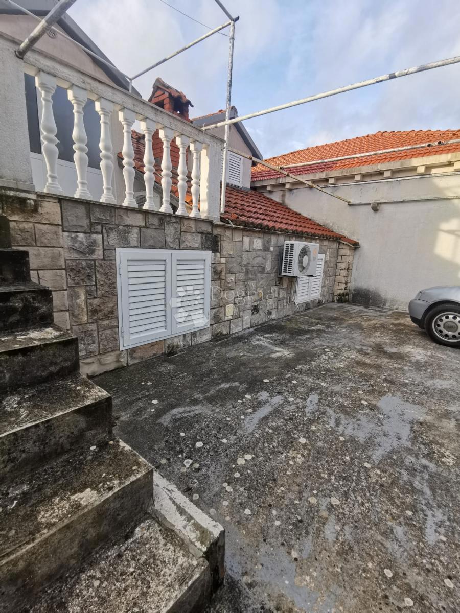 Hiša Korčula, 360m2